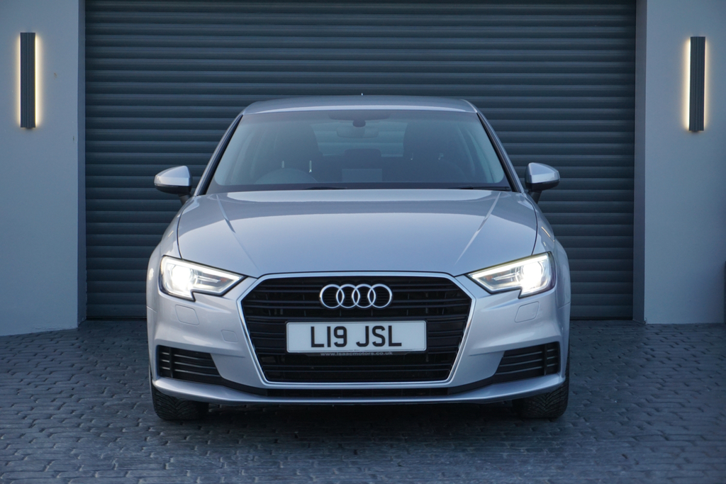 Audi A3 Sportback Tfsi Se #3