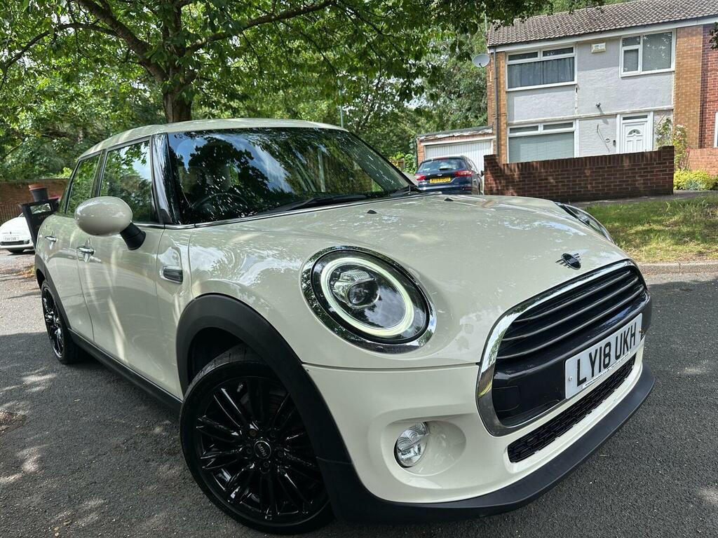 Mini Hatch Hatchback 1.5 Cooper Euro 6 Ss 201818 White