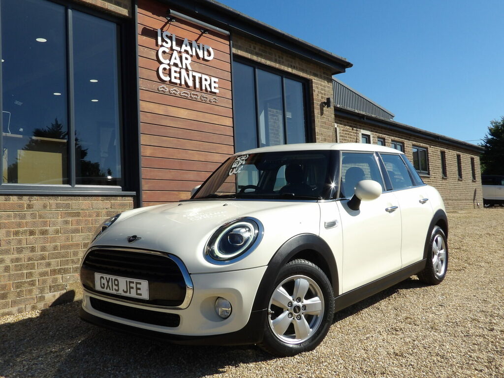 Mini Hatch 1.5 Cooper Classic II White