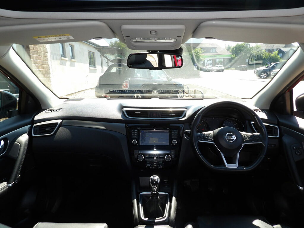Nissan Qashqai Hatchback 1.6 Dig-t Tekna Red #6
