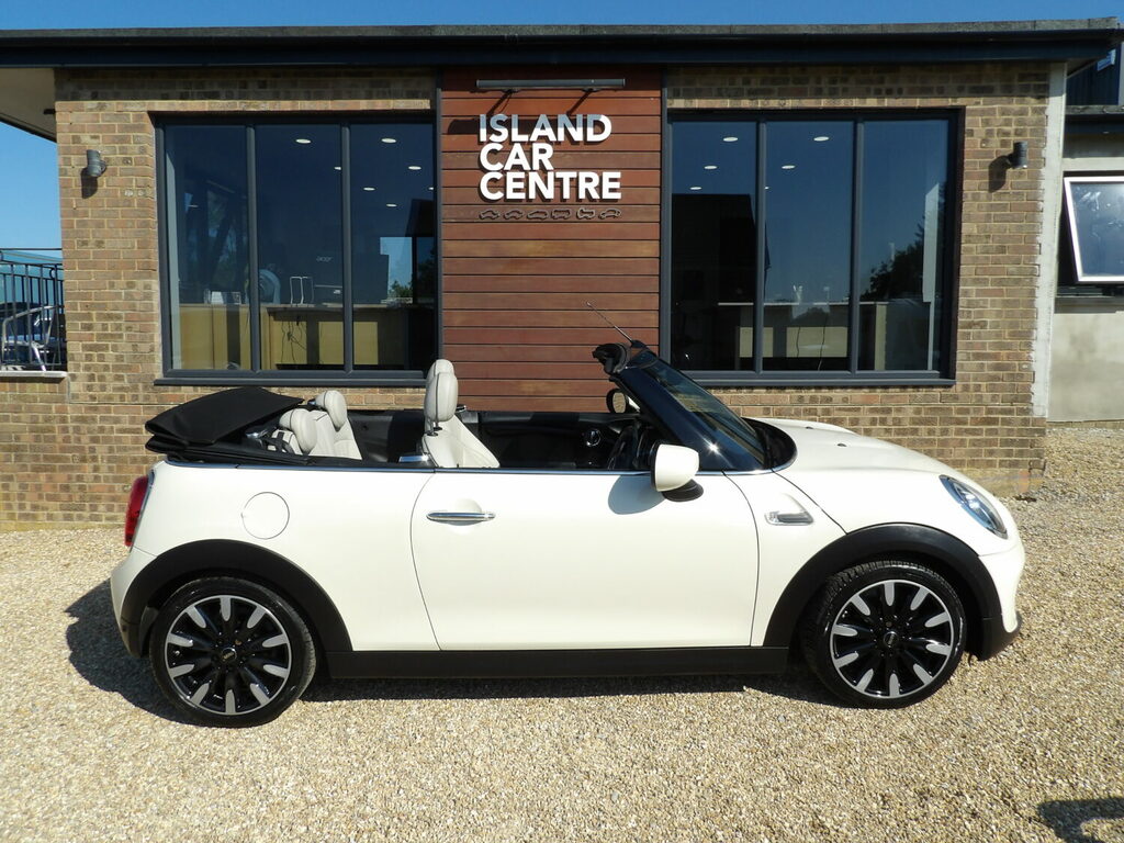 Mini Convertible 1.5 Cooper Exclusive II White