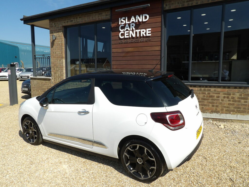 Citroen DS3 Hatchback 1.6 E-hdi Airdream Dstyle Plus White #3