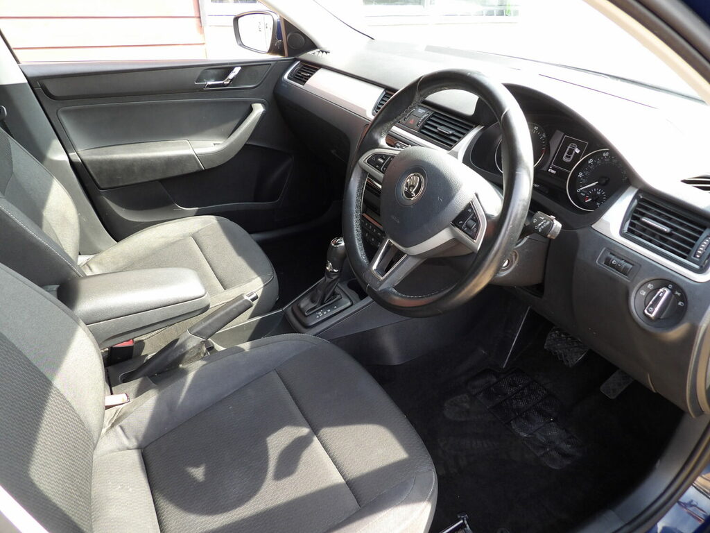 Skoda Rapid Spaceback 1.2 Spaceback Tsi Se Sport Euro 5 White #9