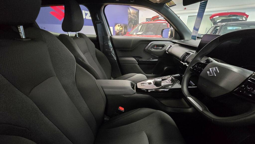 Suzuki Vitara 61Kwh Motion Silver #2