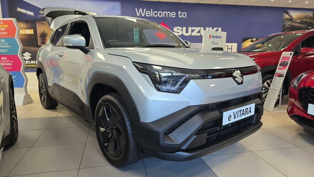 Suzuki Vitara 61Kwh Motion Silver