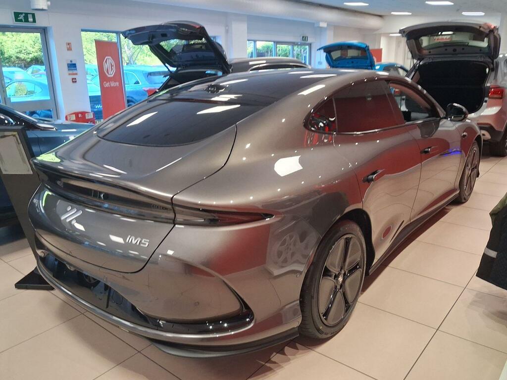 MG IM5 75Kwh Standard Range Saloon Grey #2
