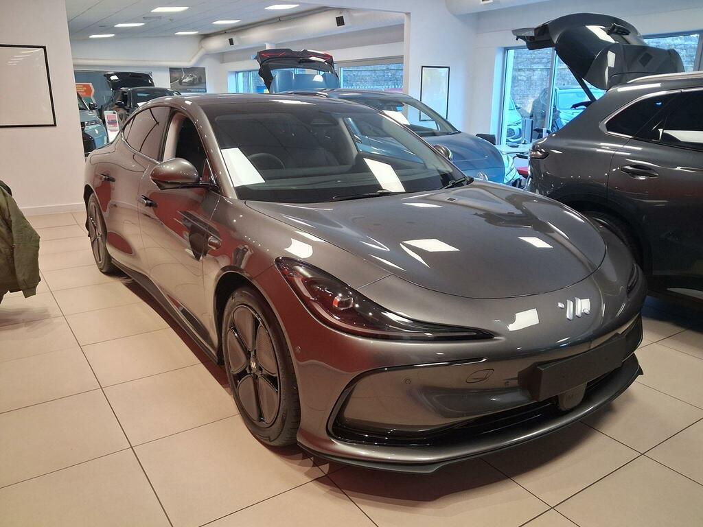 MG IM5 75Kwh Standard Range Saloon Grey
