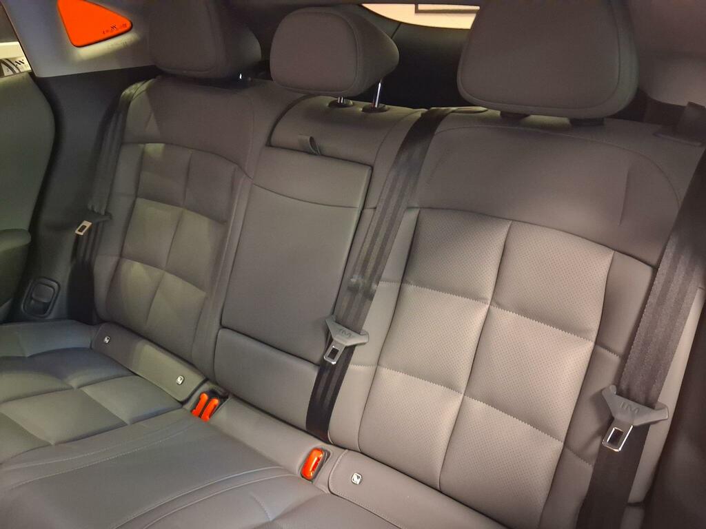 MG IM5 100Kwh Performance Saloon 4Wd Blue #9