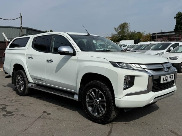 Mitsubishi L200 2.2 Di-d Dc Barbarian Pickup Double Cab WJ21FFD White #4