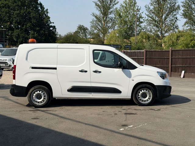Vauxhall Combo 1.5 Turbo D 2300 Dynamic Panel Van Manu White #6