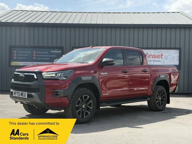 Toyota HILUX 2.8 D-4d Invincible X Pickup Double Cab Red
