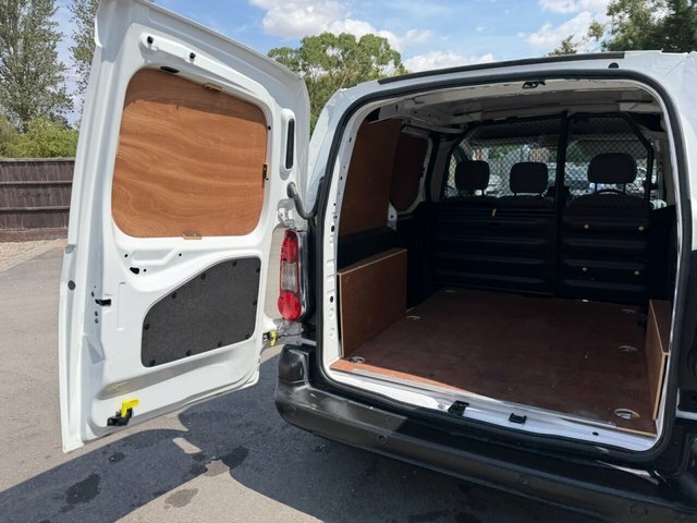 Peugeot Partner White #21