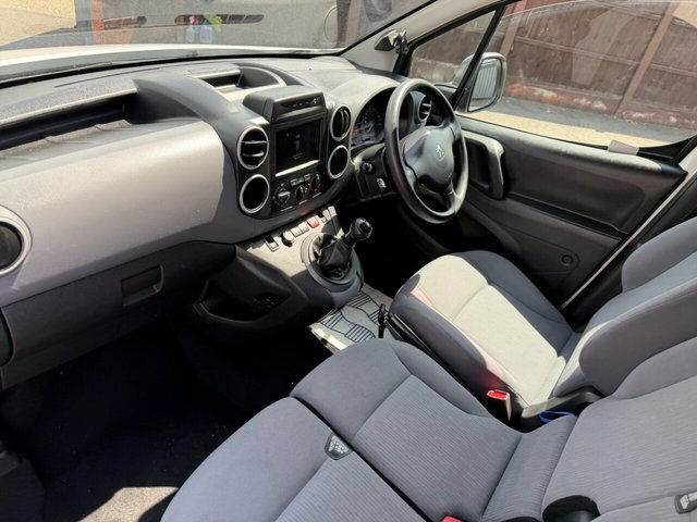 Peugeot Partner White #15