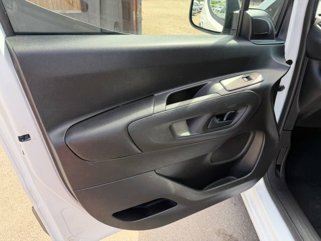 Vauxhall Combo 2300 1.5 Turbo D 100Ps H1 Sportive Van White #13