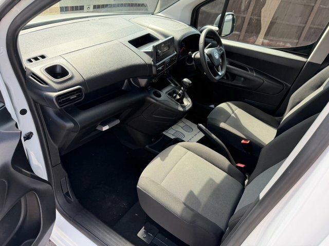 Vauxhall Combo 2300 1.5 Turbo D 100Ps H1 Sportive Van White #9
