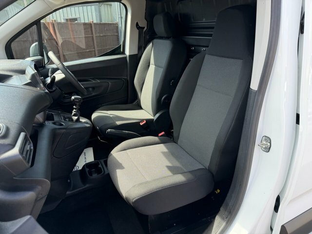 Vauxhall Combo 2300 1.5 Turbo D 100Ps H1 Sportive Van White #10