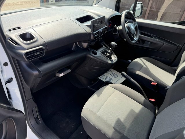 Vauxhall Combo 2300 1.5 Turbo D 100Ps H1 Sportive Van White #12