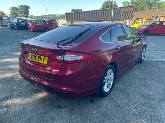 Ford Mondeo 1.5T Ecoboost Titanium Hatchback Red #5