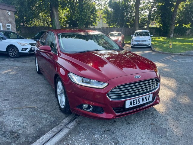 Ford Mondeo 1.5T Ecoboost Titanium Hatchback Red #3