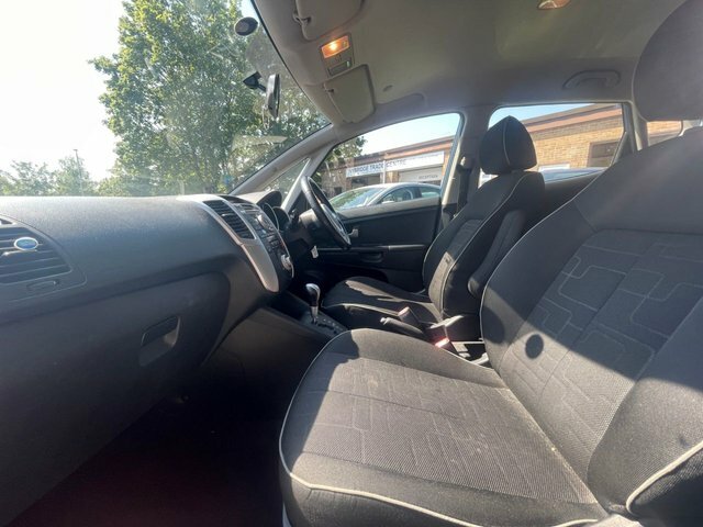 Kia Venga 1.6 3 Sat Nav White #12