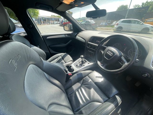 Audi Q5 White #10
