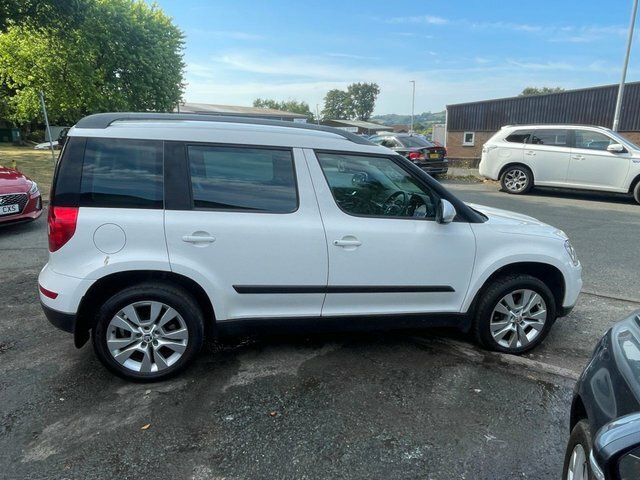 Skoda Yeti 2.0 Tdi Se L Outdoor Euro 6 S S White #4