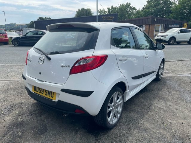 Mazda 2 1.5 Sport Hatchback Euro 4 103 White #5