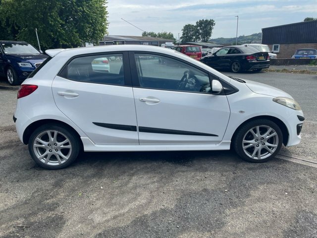 Mazda 2 1.5 Sport Hatchback Euro 4 103 White #4