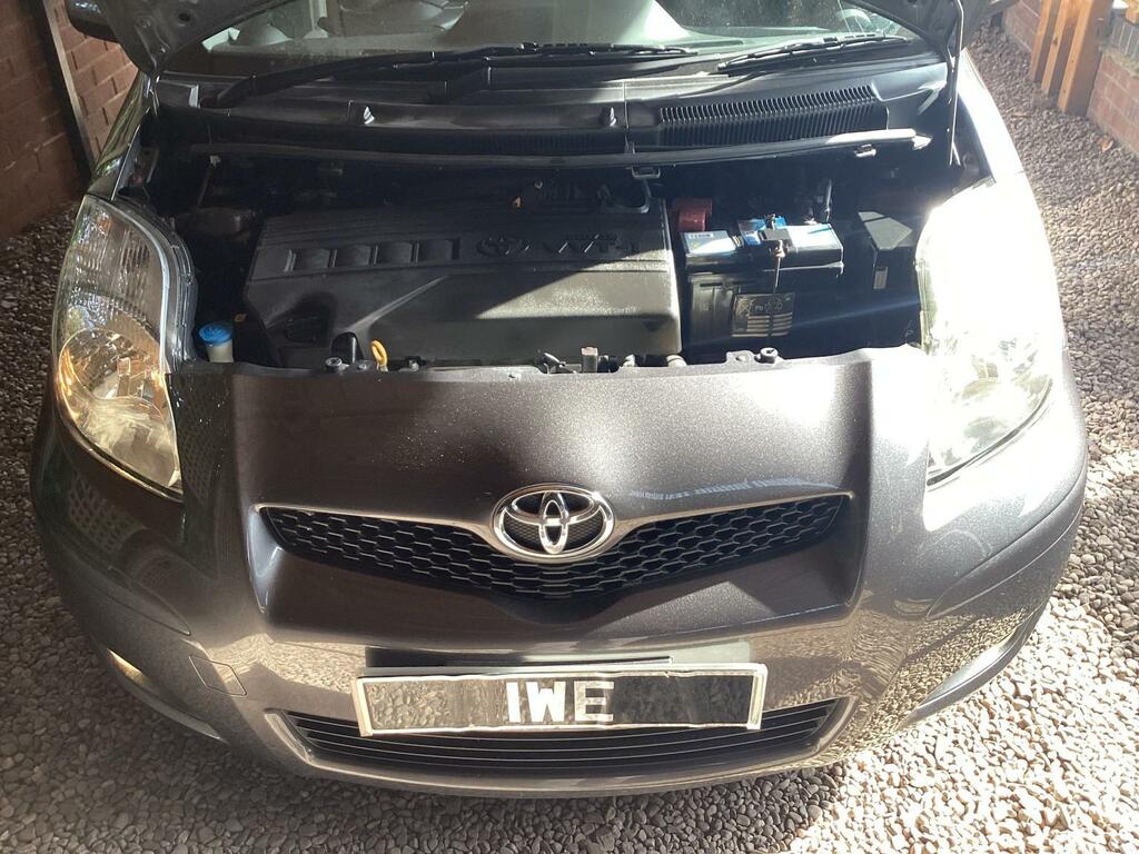 Toyota Yaris Sr Red #27