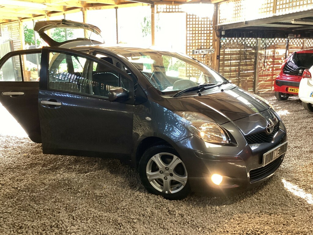Toyota Yaris Sr Red #24