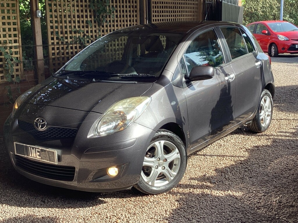 Toyota Yaris Sr Red #22
