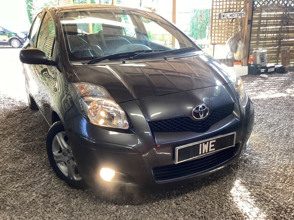 Toyota Yaris 1.3 Dual Vvt-i Tr Grey #3