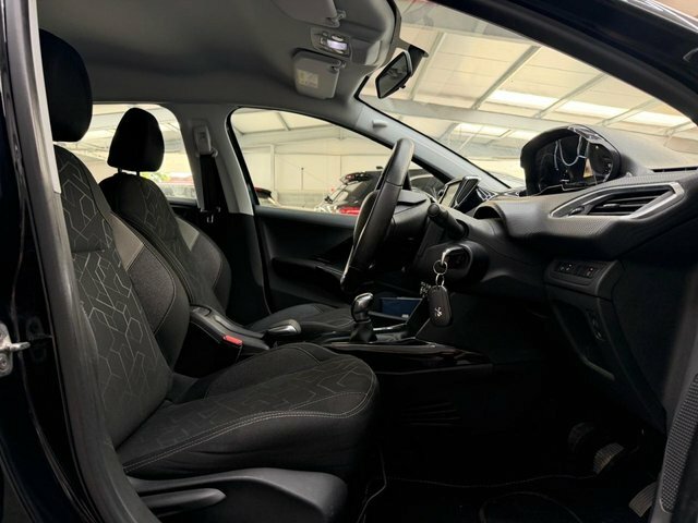 Peugeot 2008 2019 1.2 Puretech Active Suv Eur Black #5