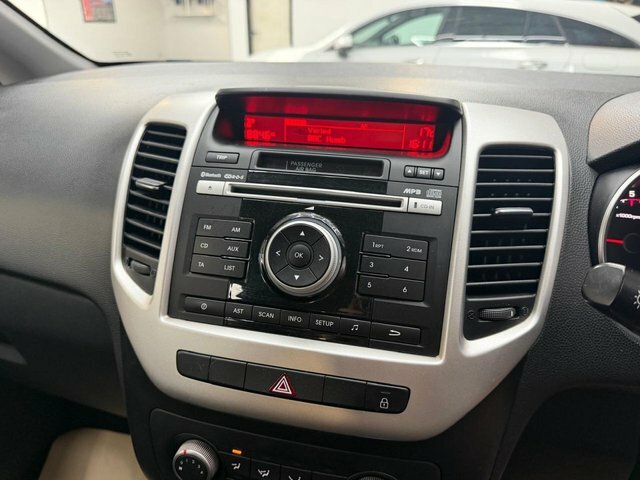 Kia Venga 1.6 Ecodynamics 3 White #13