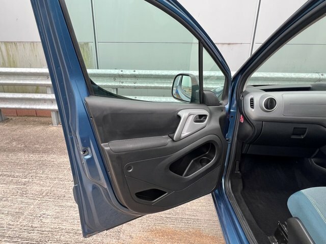 Citroen Berlingo 2017 1.6Hdi Feel Edition 98 Bhp Wheelchair Grey #42