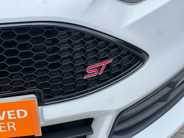 Ford Focus 2016 2.0 Tdci St-3 Hatchback Eur SN66OWW White #6