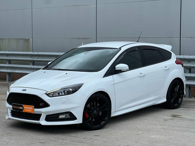 Ford Focus 2016 2.0 Tdci St-3 Hatchback Eur SN66OWW White #3