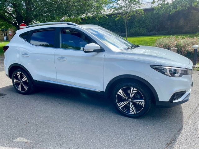 MG ZS Suv White