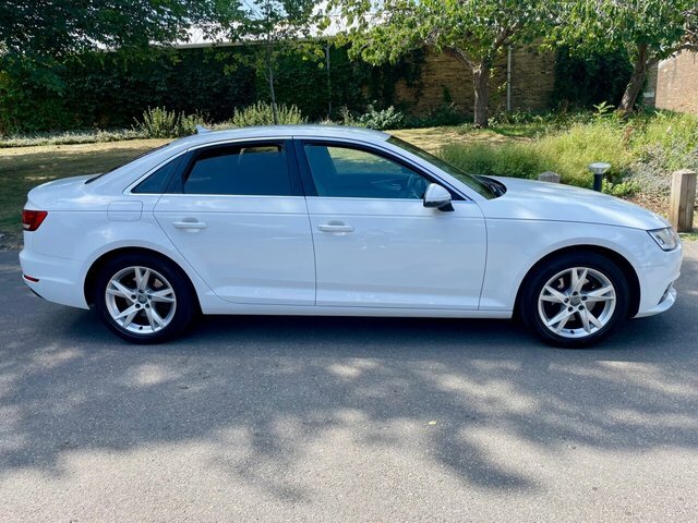 Audi A4 Saloon White #6