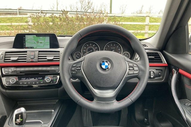 BMW 3 Series Saloon NJ18CSV White #5