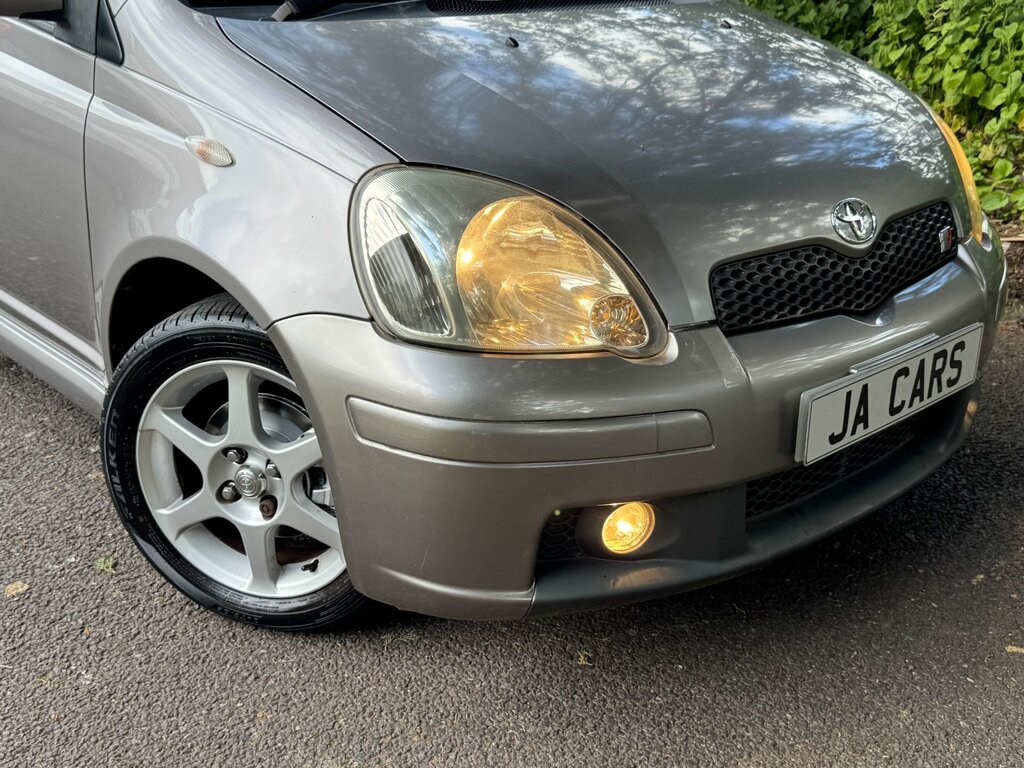Toyota Yaris 1.5 Vvt-i T Sport Hatchback 162 GV04HHU Silver #5