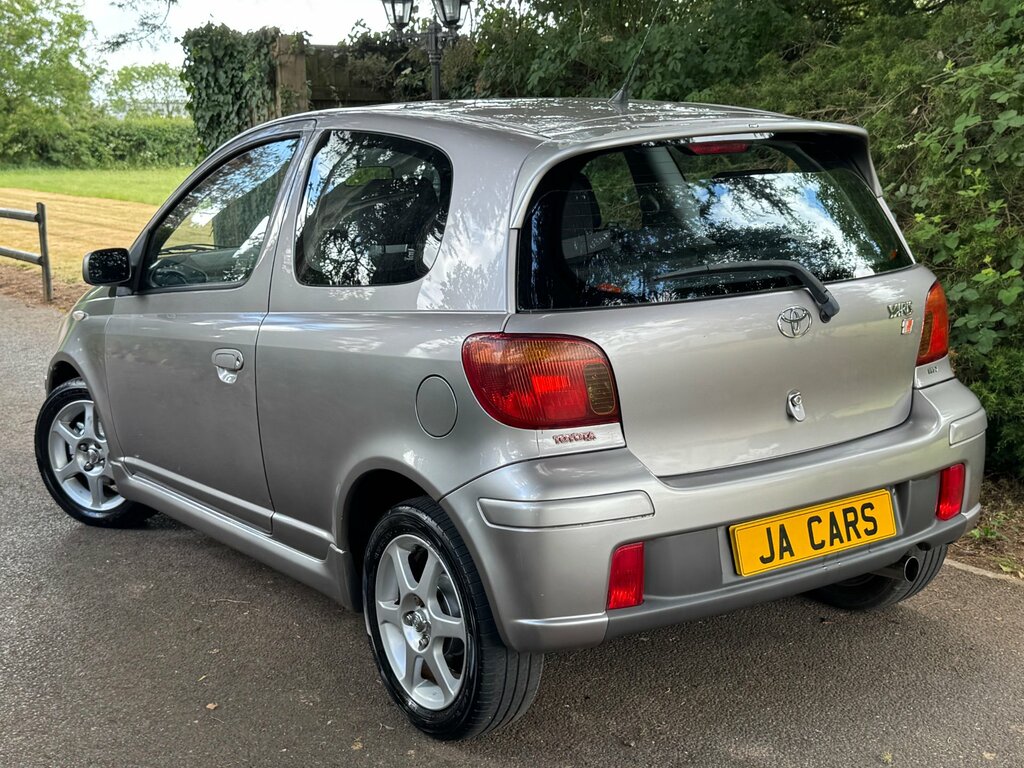 Toyota Yaris 1.5 Vvt-i T Sport Hatchback 162 GV04HHU Silver #4