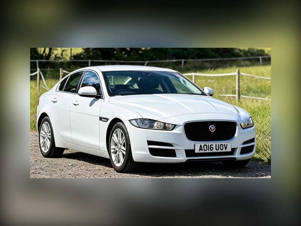 Jaguar XE 2.0D Prestige Euro 6 Ss White