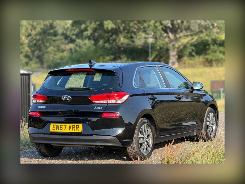 Hyundai I30 1.0 T-gdi Blue Drive Se Euro 6 Ss Black #4