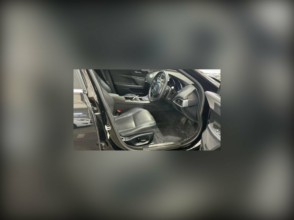 Jaguar XE 2.0D Portfolio Euro 6 Ss Black
