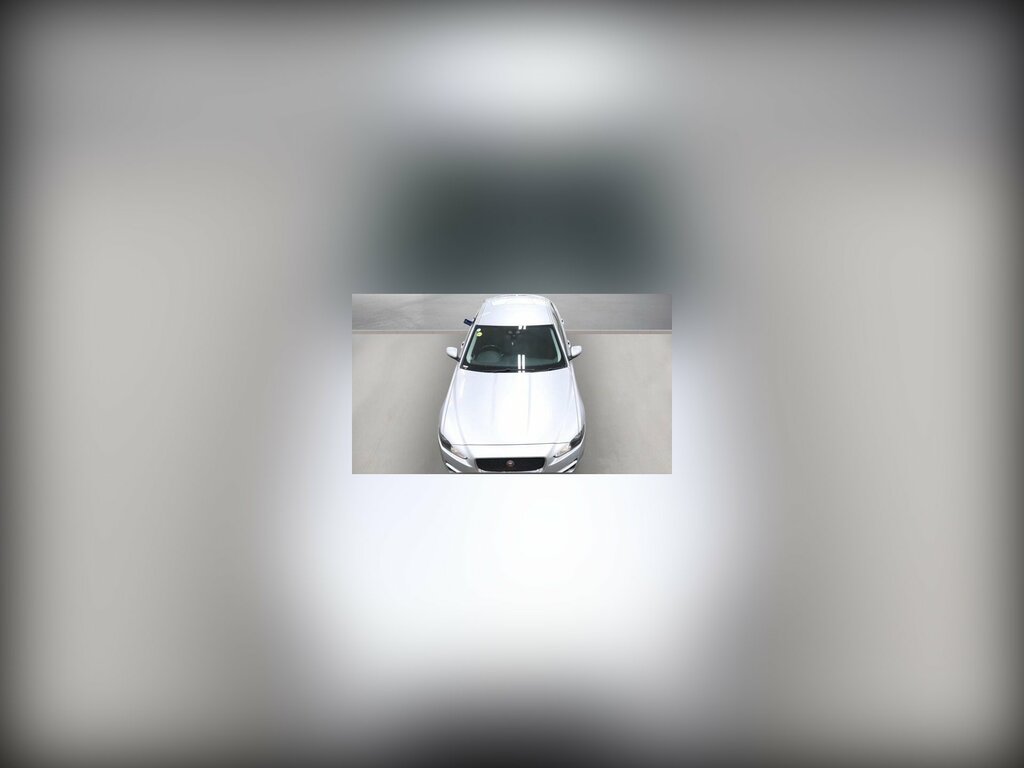 Jaguar XE 2.0D Se Euro 6 Ss Silver