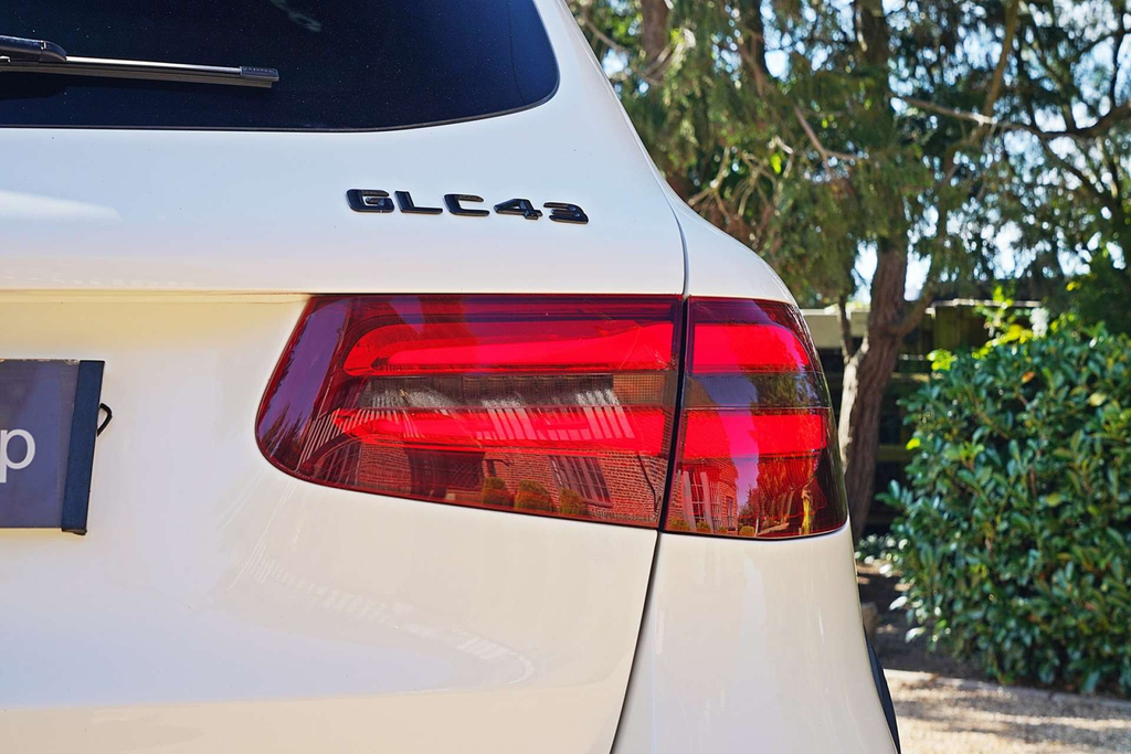 Mercedes-Benz GLC Class 4Matic Premium 4Wd FE18ZKT White #5