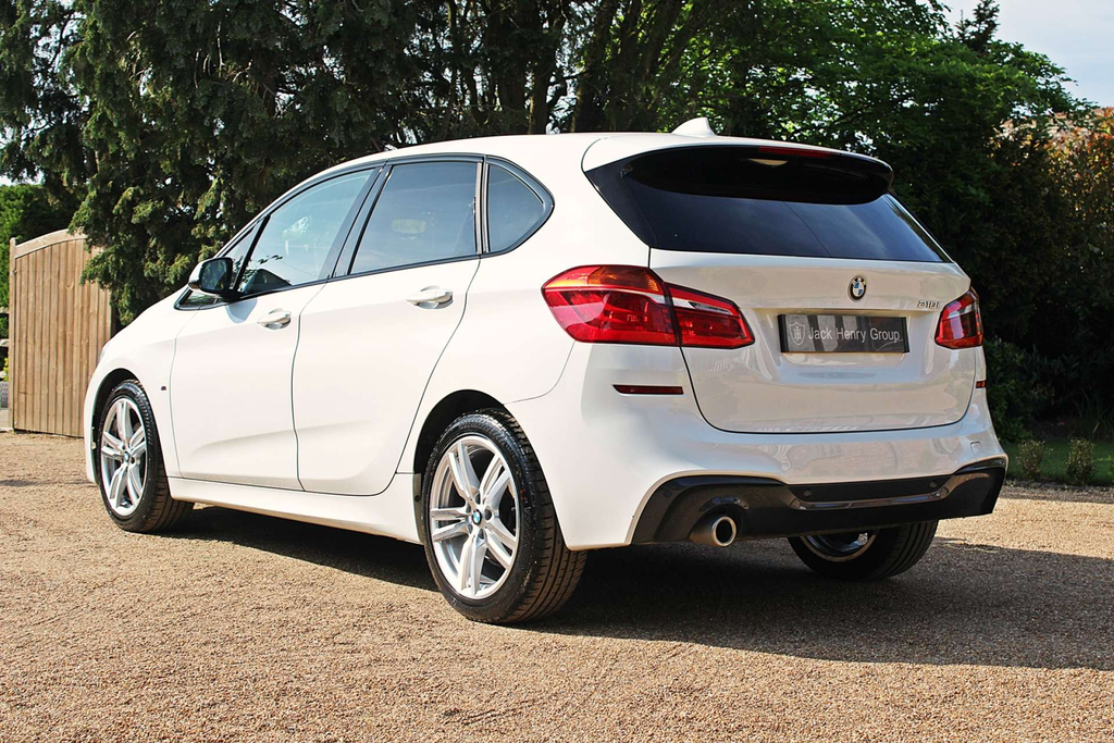 BMW 2 Series M Sport White #4