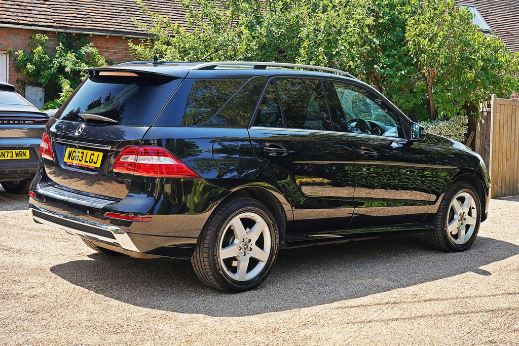 Mercedes-Benz M Class Amg Sport Bluetec 4Wd Black #6