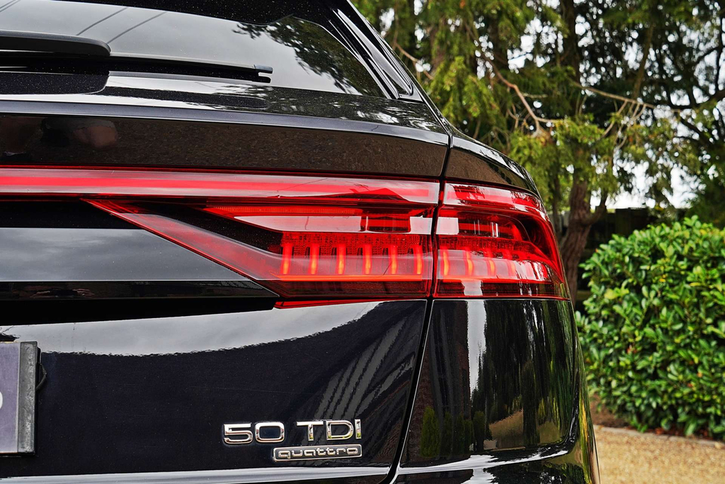 Audi Q8 Carbon Black 600 Ps Tiptronic White #7
